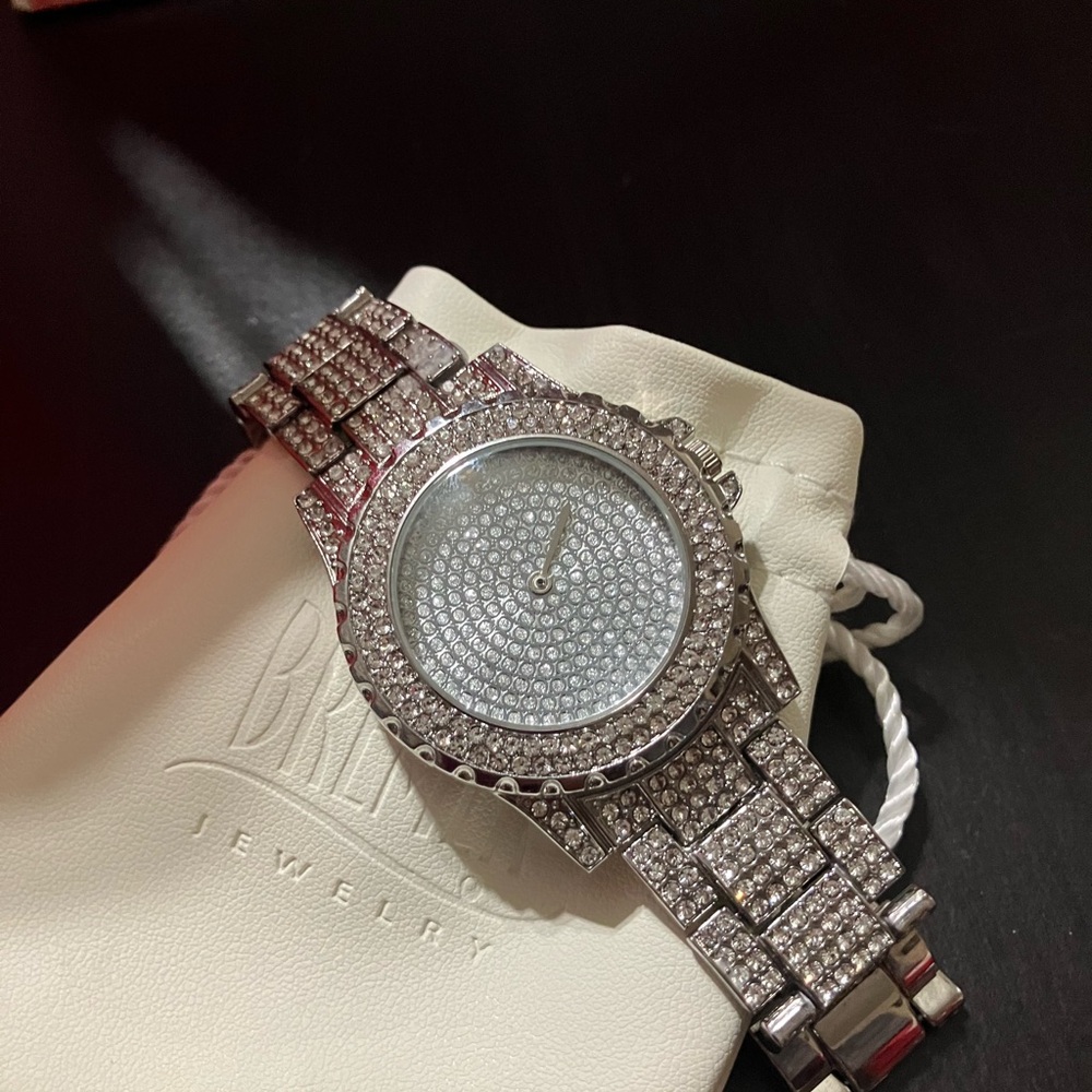 Elegant Silver Crystal Watch
